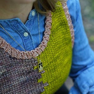 make your own Colorblock Market Vest (DIGITAL KNITTING PATTERN) for tweens, teens, adults