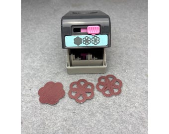 Ek Tools Medium Flower Paper Punch