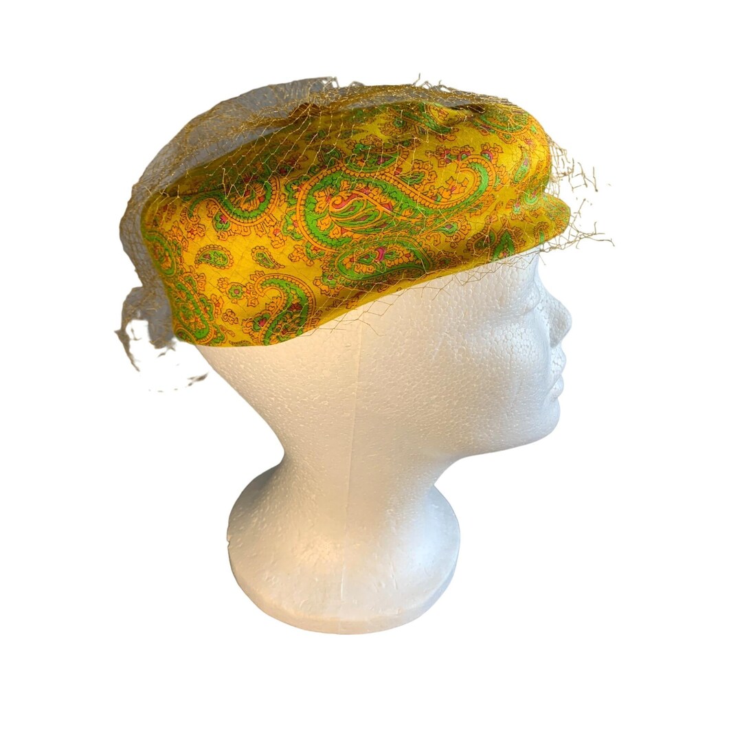 Ladies Yellow and Green Paisley Hat with netting Sz 22 Vintage Ladies Yellow and Green Paisley Hat With Netting Size 22  main image 2