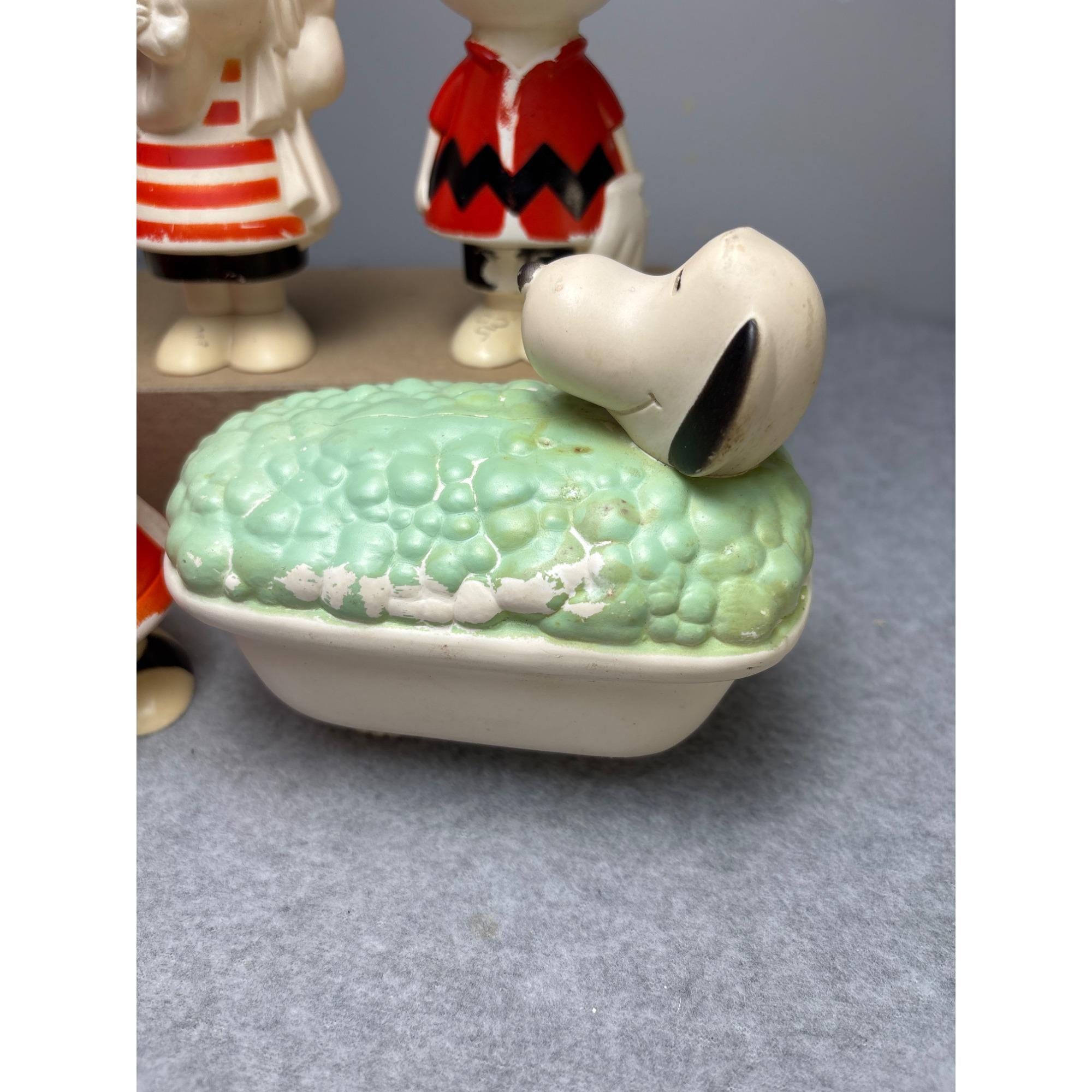 Vintage Avon Peanuts Character Bubble Bath Collectible Figures Set