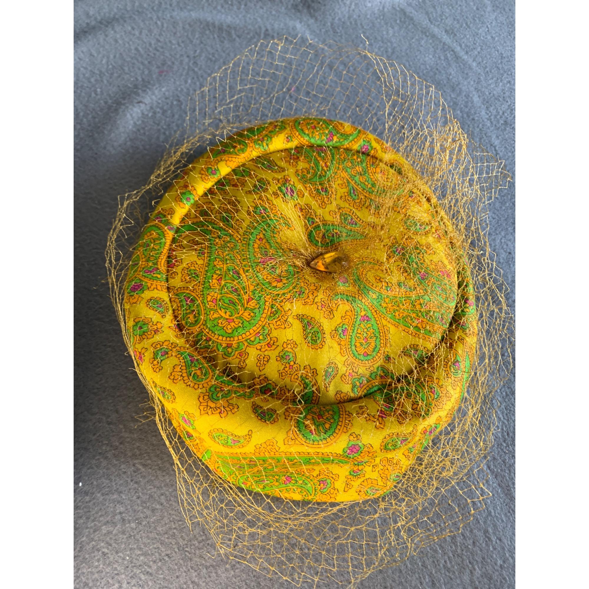Ladies Yellow and Green Paisley Hat With Netting Size 22  display picture 3