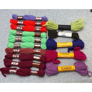 Mixed Lot 15 Skeins Tapestry Yarn Patons Beehive & Others Crafting Virgin Wool Assorted Colors Styles