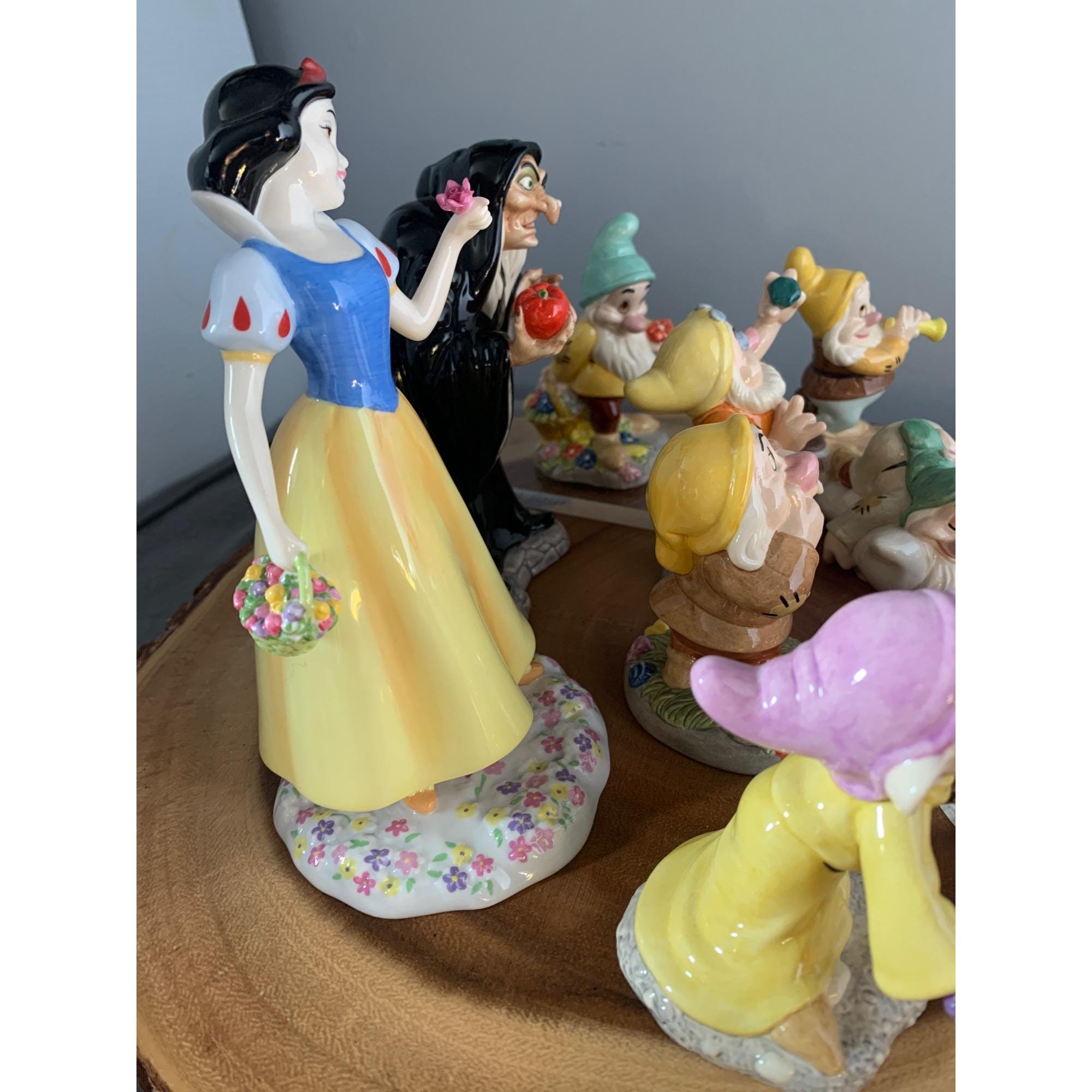WDCC ルーイ Nephew Duck L'il Witch 魔女 フィギュア Royal Doulton Disney Snow White & the Seven Dwarfs Evil