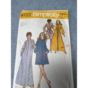 Vintage Simplicity 9722 Sewing Pattern Misses Robe Size 8 10 Small 1971