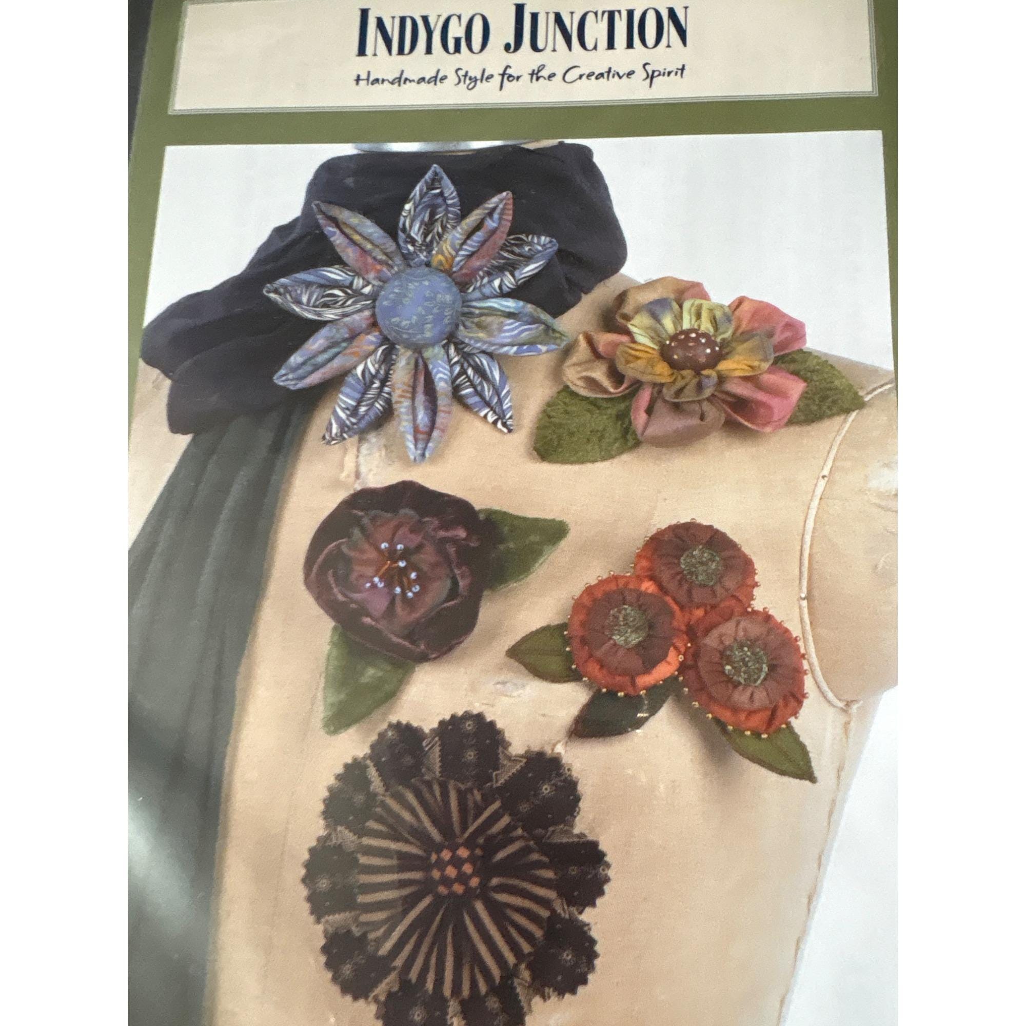 Indygo Junction Petaluma IJ737 Floral Brooch Pattern by Tamara