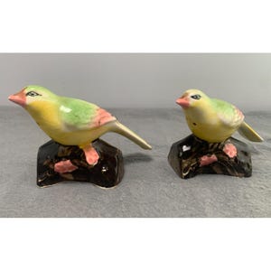 Vintage Japan Ceramic Bird Salt & Pepper Shakers 1950s