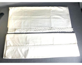 Vintage vita bomullsörngott med spetskant, broderad fåll - par
