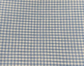 Blauw-wit geruite katoenen stof (fat quarter) 45,7 cm x 56,7 cm, geschikt voor naaien, knutselen en quilten.