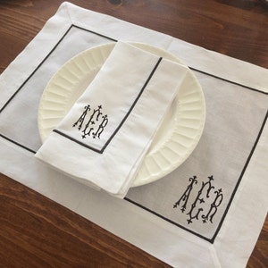 Monogrammed Satin Stitch Place Setting - Set of Four