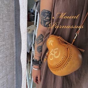 Customizable Large Gourd Shoulder Bag - Unique Right-Open Design with Cotton Lining & Genuine Leather Strap, Perfect for Daily Commuting
