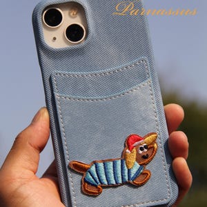 Véritable coque pour iPhone en denim bleu clair - Charmante broderie chien avec porte-cartes intégré pour un cadeau chic et pratique au quotidien