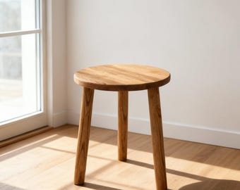 Runder Holzhocker, skandinavischer Japandi Eichenhocker, minimalistischer kleiner Holzhocker
