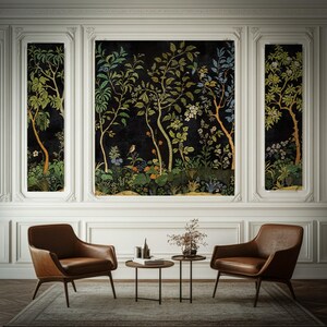 Puede incluir: Dos sillones de cuero marr&oacute;n con un papel tapiz floral negro y dorado detr&aacute;s de ellos. Los sillones se enfrentan y hay dos mesas redondas peque&ntilde;as entre ellos.