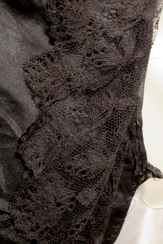 Victorian Black Silk Patterned Capelet With Black… - image 7