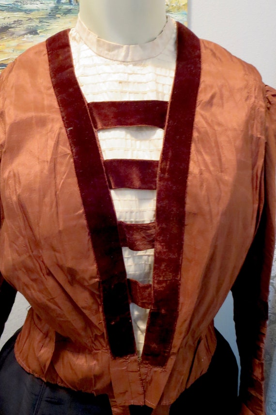 1890s Victorian Copper Brown Silk Bodice With Velv