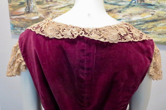 Antique 1880s Burgundy Velvet Vestover Bodice Fig… - image 9