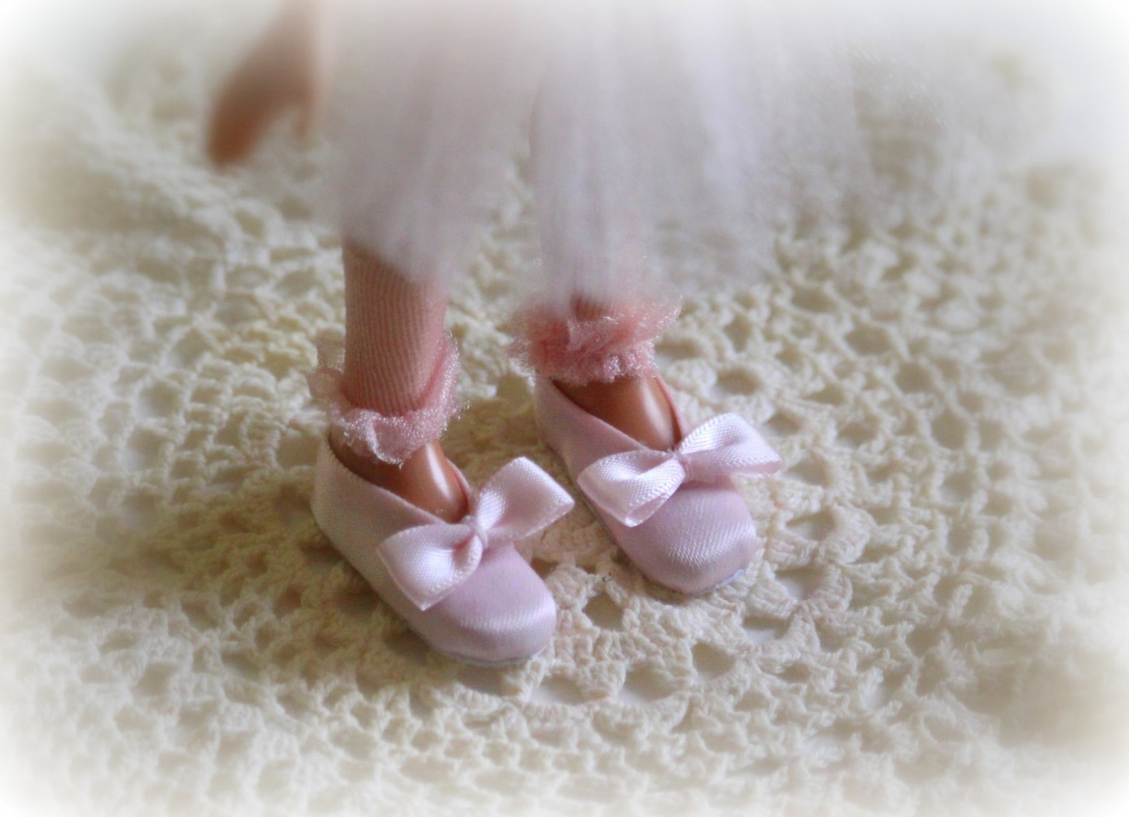 tiny dancer ballet slippers tutorial for bratz & moxie dolls