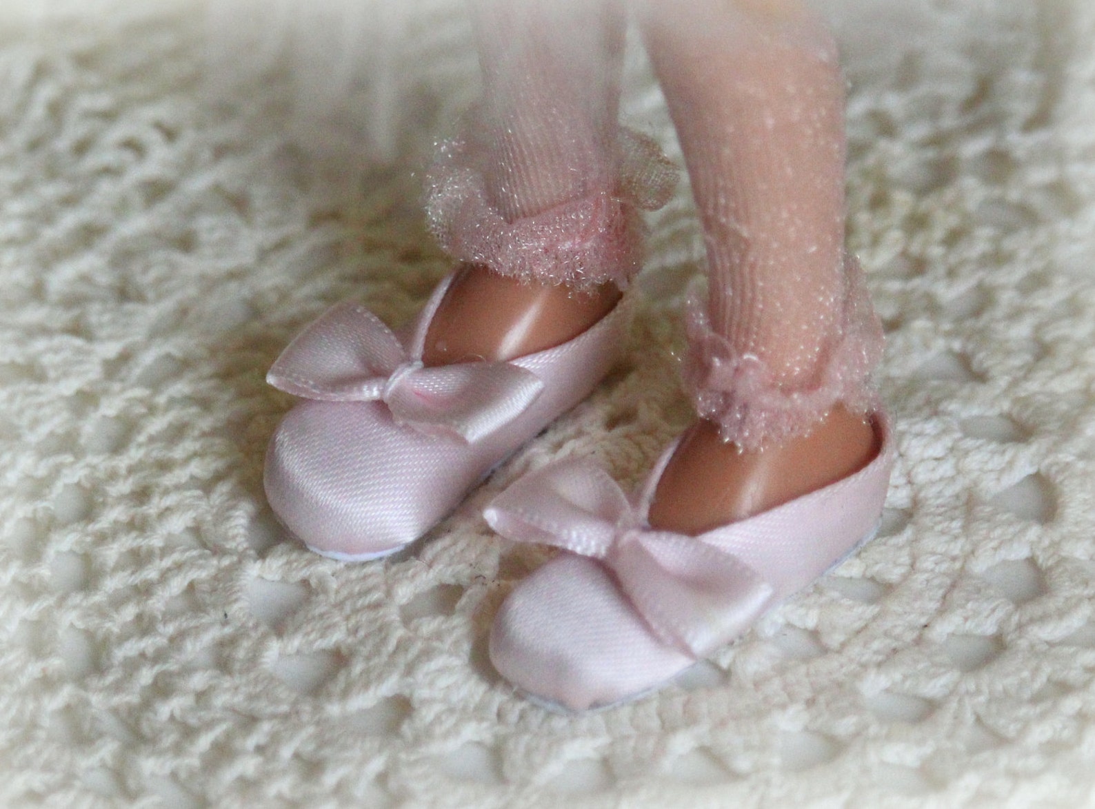 tiny dancer ballet slippers tutorial for bratz & moxie dolls