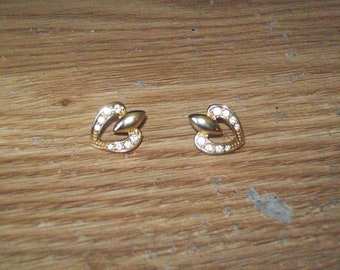 Avon vintage Heart  gold tone post earrings,