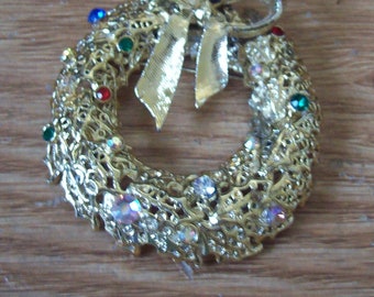 Tancer II Christmas Wreath Brooch,