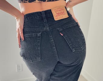 ヴィンテージ リーバイス 521 ブラック ジーンズ / サイズ 12 M / カナダ製 / テーパード フィット / ハイウエスト / 90 年代デニム / グランジ スタイル