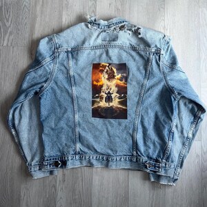 Vintage Levi's Jacket / Wolf and motorcycle print on the back / Distressed denim jacket / Made in USA Light blue denim Levi's Truck Jacket