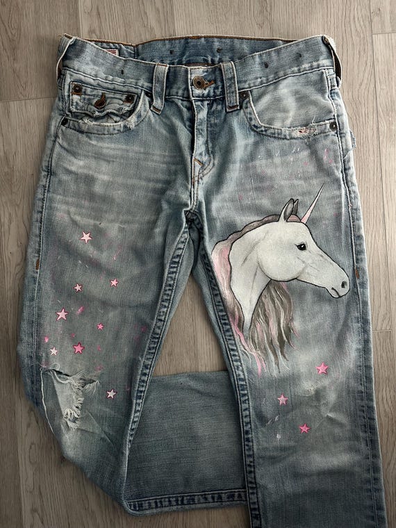 VINTAGE Hand-Painted True Religion Jeans / Unicorn Art / Distressed Boyfriend Jeans / Y2K / Low Rise / Made in USA