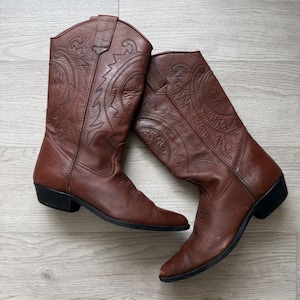 Vintage Cowboy Boots / Size 37 / Brown Leather Cowboy Boots / Made in Canada / Women's western boots