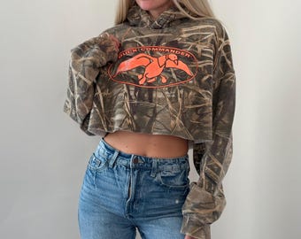 Vintage cropped camo hoodie by Duck Commander / Fleece-lined / Reworked vintage / Distressed sweatshirt / Camouflage / Fits XS to XL