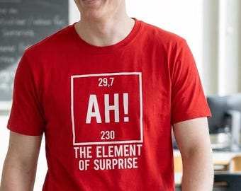 Project Wees gegroet AH! Element of Surprise Ryland Grace Red T-shirt Chemistry Joke T-shirt