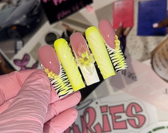 Flower Press on Nails | press ons | French tip nails | zebra nails | acrylic nails | affordable nails | yellow press ons | aura nails