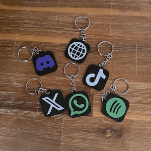 Porte-clés NFC imprimé en 3D | Personnalisable avec les réseaux sociaux ou votre propre logo | 2 couleurs sélectionnables | Carte NFC librement programmable