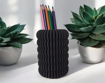 3D-printed pen holder made of PLA | Toothbrush holder with a modern ribbed design | Sturdy organizer | Desk and bathroom accessory