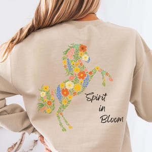 Wild Flower Horse Sweat Shirt Western Country Cowgirl Sweater Gift for Horse Lover Women Sweatshirt For Her Horse Riding Equestrian Shirt