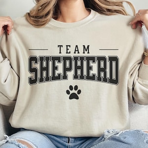 Gildan Dog Sweatshirt Gift for Dog Lovers, Dog Breed German Shepherd Gift Shirt, Shepherd Mom and Dad Present