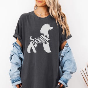 Chemise couleurs confort pour les amoureux des chiens, t-shirt pour chien caniche standard, cadeau pour chien maman et papa, t-shirt silhouette caniche