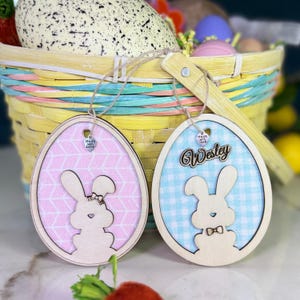 Étiquettes pour panier de Pâques Cadeaux Nom personnalisé Marque-place découpé au laser Enseigne personnalisée Décoration de Pâques Lapin de Pâques Bois naturel Design personnalisé