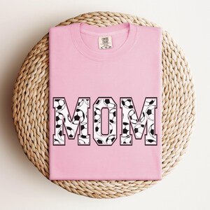 Comfort Colors® Soccer Mom Shirt, Soccer Mama Tshirt, Sports Aesthetic Gift for Soccer Mom, Gift for Mothers Day