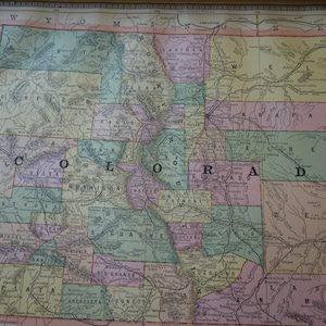 Lithographie coloriée à la main de la carte du Colorado au Nouveau-Mexique de 1886 Americana de 13 x 11 pouces, impression recto-verso, leçon d'histoire, décoration murale inégalée de Cram