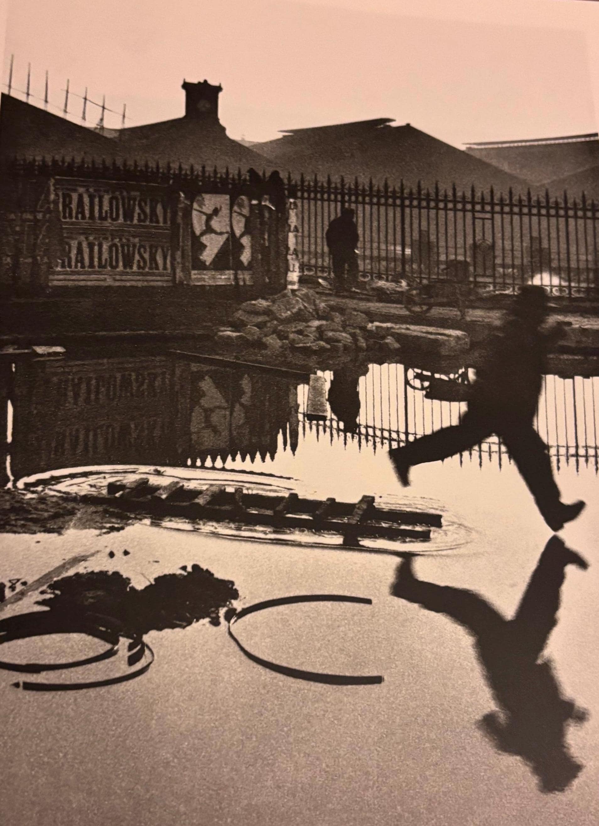 Henri Cartier-bresson | Gare Saint Lazard Paris, 1932 | Black and