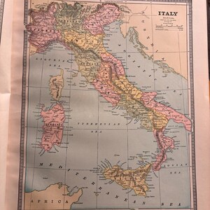 Carte de l'Italie de 1886 | lithographie colorée à la main | 13 x 11 pouces Leçon d'histoire | Décoration murale antique Great Details