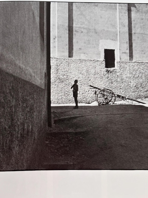Henri Cartier-bresson | Salerno Italy 1933 | Black and White