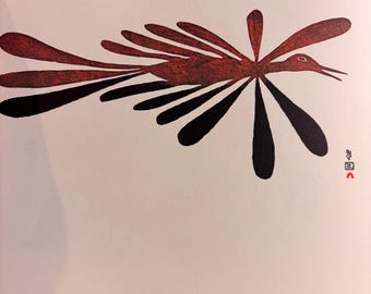 Oiseau multicolore par Kenojuakk | Estampe vintage Cape Dorset, île de Baffin | Estampes inuites | Bruns foncés | Décoration murale