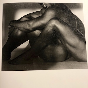 Herb Ritts Duo Male Embrace in the Shadows Fotografie Schwarzweiß Kunst Geschenk Großdruck Bob Paris und Rob Jackson Bodybuilder