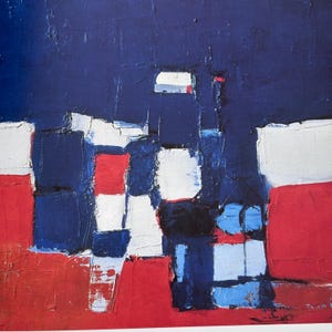 Può includere: Dipinto astratto con superficie strutturata. L'opera presenta uno sfondo blu scuro con blocchi rossi, bianchi e blu. La composizione è un mix di forme geometriche e pennellate, creando un'estetica moderna.
