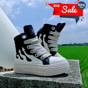 Unisex Patchwork Flame Round Toe Thick Sole Platform Chunky Heels Men Women Sneakers New Popular Western Punk Street Shoes, platform shoes