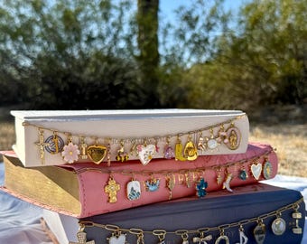 Collana con ciondolo a forma di Bibbia cristiana, regalo personalizzabile per ragazze, accessorio personalizzato per la copertina della Bibbia, gioielli religiosi