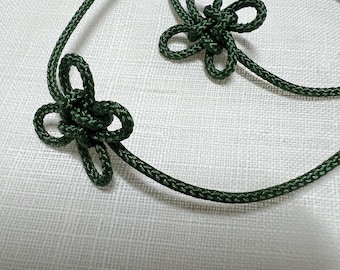 Pulsera coreana con nudo de la suerte, estilo Norigae, cordón morado, ajustable, simbolismo hecho a mano.