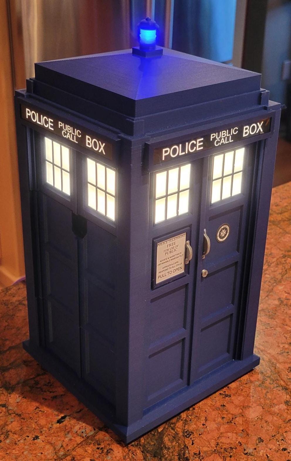 Doctor Who Dual Storage Powered TARDIS Interactive Lighting and Audio ...