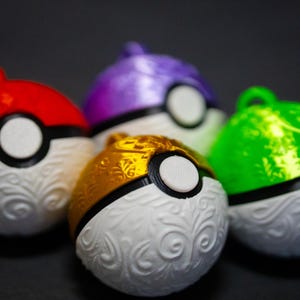 POKEBALL ORNAMENTS MUTICOLOR